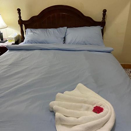 Janessa'S Dwellery Bed and Breakfast Port Vila Exteriör bild