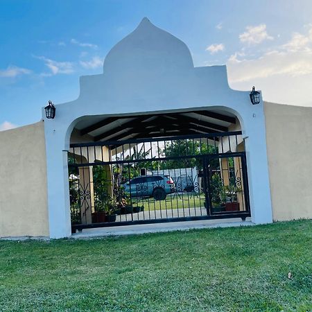 Janessa'S Dwellery Bed and Breakfast Port Vila Exteriör bild